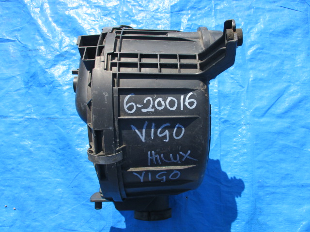 Used Toyota  AIR CLEANER HOUSING